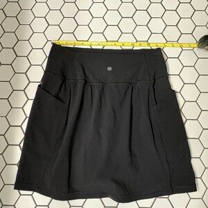 Athleta Salutation Stash Pocket 16.5 Skort Black Size Small